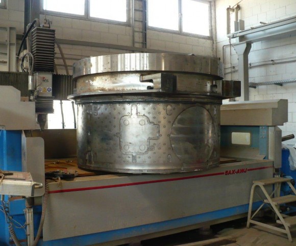 Reaktor vor 3d Wasserstrahlschneiden